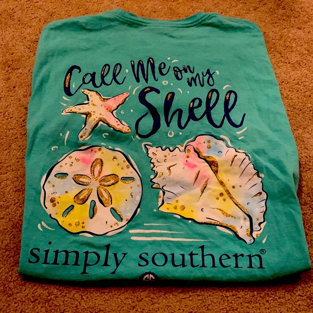 Worn a few times size medium short sleeve shirt